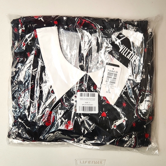 ❤️NWT VINTAGE TORRID DISNEY VILLAINS POCKETS SKATER DRESS - STRETCH VELVET - Picture 12 of 16